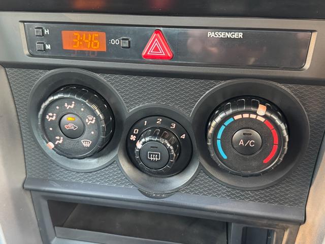 BRZ R 6速MT フジツボマフラー BLITZ車高調 17インチAW Defi3連メーター 社外エアクリ カロッツェリアナビ フルセグTV HIDヘッドライト LEDデイライト ドラレコ ETC(28枚目)