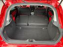後部シートを倒すことにより奥行きのある荷物やラゲッジスペースを広く使うことが可能となります。