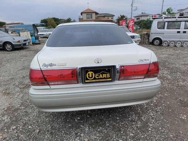 クラウン ロイヤルエクストラリミテッド　ナビ　アルミホイール　ＡＴ　キーレスエントリー　パワーシート　カセット　記録簿　衝突安全ボディ　ＡＢＳ　エアコン　パワーステアリング　パワーウィンドウ（15枚目）