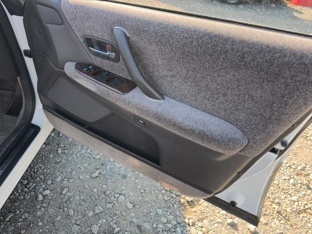 クラウン 　アルミホイール　ＡＴ　パワーウィンドウ　運転席エアバッグ（3枚目）