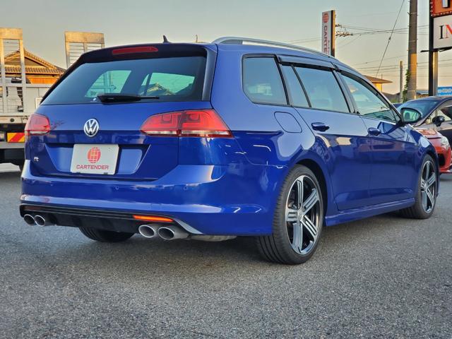 ゴルフＲヴァリアント ベースグレード　Ｒ専用レザーシート　Ｒ専用サス　ナビ・フルセグＴＶ　　ＡｐｐｌｅＣａｒＰｌａｙ　バックカメラ　アダプティブクルーズコントロール　ブラインドスポットアシスト　専用バンパー１８インチアルミホイール（12枚目）