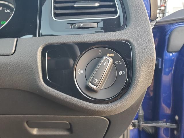 ゴルフＲヴァリアント ベースグレード　Ｒ専用レザーシート　Ｒ専用サス　ナビ・フルセグＴＶ　　ＡｐｐｌｅＣａｒＰｌａｙ　バックカメラ　アダプティブクルーズコントロール　ブラインドスポットアシスト　専用バンパー１８インチアルミホイール（22枚目）
