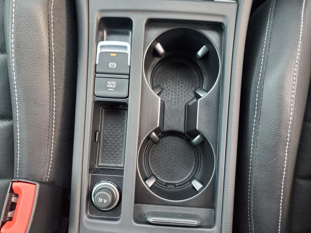 ゴルフＲヴァリアント ベースグレード　Ｒ専用レザーシート　Ｒ専用サス　ナビ・フルセグＴＶ　　ＡｐｐｌｅＣａｒＰｌａｙ　バックカメラ　アダプティブクルーズコントロール　ブラインドスポットアシスト　専用バンパー１８インチアルミホイール（26枚目）