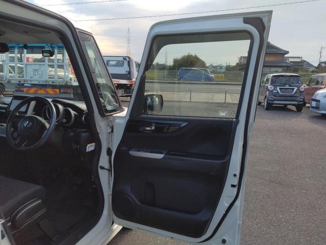 Ｎ－ＢＯＸカスタム Ｇ　ＳＳパッケージ　１２ヵ月走行無制限保証　社外メモリーナビ　ＴＶ　バックカメラ　ＣＤ　ミュージックプレイヤー接続可　ＤＶＤ再生　前後ドライブレコーダー　ＨＩＤヘッドライト　リア両側電動スライドドア　フロントベンチシート（16枚目）