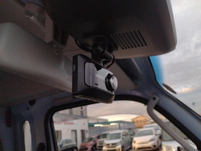 ハイゼットトラック ジャンボSAIIIt 12ヵ月走行無制限保証 4WD オートマチック車 CDチューナー LEDヘッドランプ LEDフォグランプ 大型荷台作業灯 エアコン エアバック パワーウインドウ キーレスエントリー パワードアロック(16枚目)