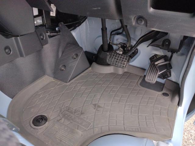 ハイゼットトラック ジャンボSAIIIt 12ヵ月走行無制限保証 4WD オートマチック車 CDチューナー LEDヘッドランプ LEDフォグランプ 大型荷台作業灯 エアコン エアバック パワーウインドウ キーレスエントリー パワードアロック(23枚目)