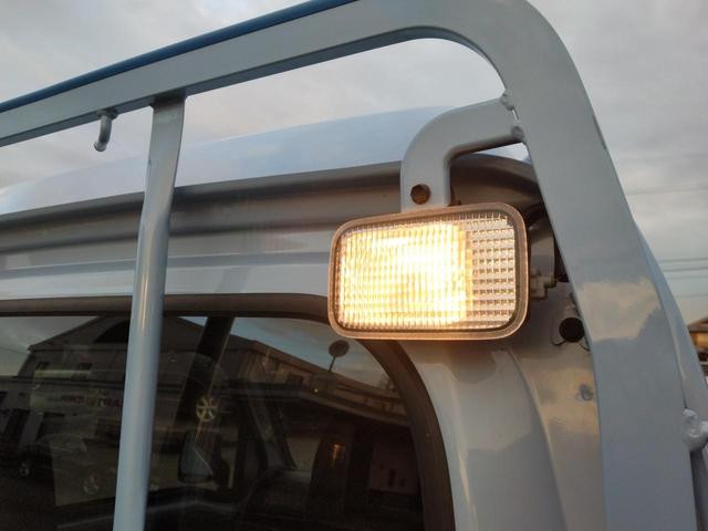 ハイゼットトラック ジャンボSAIIIt 12ヵ月走行無制限保証 4WD オートマチック車 CDチューナー LEDヘッドランプ LEDフォグランプ 大型荷台作業灯 エアコン エアバック パワーウインドウ キーレスエントリー パワードアロック(27枚目)