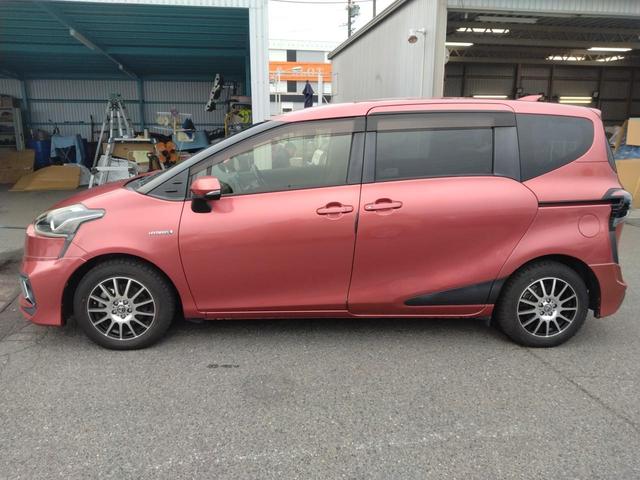 シエンタ ハイブリッドＸ　１２ヵ月走行無制限保証　ドライブレコーダー　リアカメラ　ナビ　ＴＶ　両側スライド・片側電動　オートライト　スマートキー　３列シート　ウォークスルー　ＣＶＴ　アルミホイール　ミュージックプレイヤー接続可（21枚目）