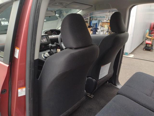 シエンタ ハイブリッドＸ　１２ヵ月走行無制限保証　ドライブレコーダー　リアカメラ　ナビ　ＴＶ　両側スライド・片側電動　オートライト　スマートキー　３列シート　ウォークスルー　ＣＶＴ　アルミホイール　ミュージックプレイヤー接続可（50枚目）