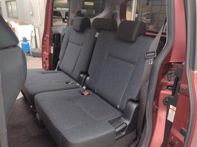 シエンタ ハイブリッドＸ　１２ヵ月走行無制限保証　ドライブレコーダー　リアカメラ　ナビ　ＴＶ　両側スライド・片側電動　オートライト　スマートキー　３列シート　ウォークスルー　ＣＶＴ　アルミホイール　ミュージックプレイヤー接続可（52枚目）