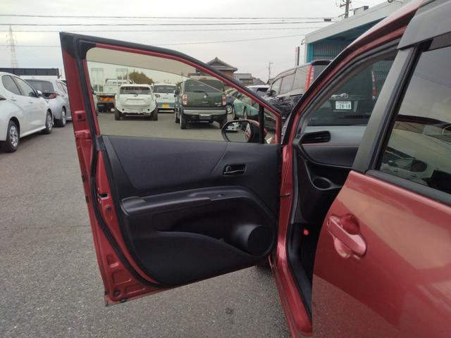 シエンタ ハイブリッドＸ　１２ヵ月走行無制限保証　ドライブレコーダー　リアカメラ　ナビ　ＴＶ　両側スライド・片側電動　オートライト　スマートキー　３列シート　ウォークスルー　ＣＶＴ　アルミホイール　ミュージックプレイヤー接続可（54枚目）