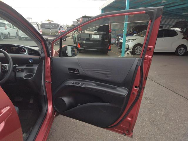 シエンタ ハイブリッドＸ　１２ヵ月走行無制限保証　ドライブレコーダー　リアカメラ　ナビ　ＴＶ　両側スライド・片側電動　オートライト　スマートキー　３列シート　ウォークスルー　ＣＶＴ　アルミホイール　ミュージックプレイヤー接続可（55枚目）