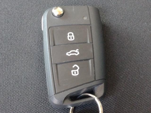 Ｔ－クロス ＴＳＩ　スタイル　１２ヵ月走行無制限保証　ＥＴＣ　Ａｐｐ－Ｃｏｎｎｅｃｔ　フルデジタルメータークラスター　クリアランスソナー　オートクルーズコントロール　レーンアシスト　パークアシスト　ＬＥＤヘッドランプ（18枚目）