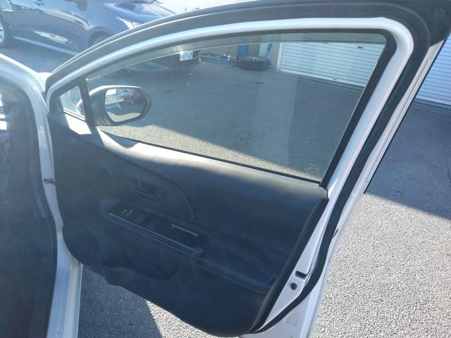 アクア Ｓスタイルブラック　１２ヵ月走行無制限保証　ドライブレコーダー　ＥＴＣ　全周囲カメラ　ナビ　ＴＶ　クリアランスソナー　レーンアシスト　衝突被害軽減システム　オートマチックハイビーム　ＬＥＤヘッドランプ　スマートキー（53枚目）