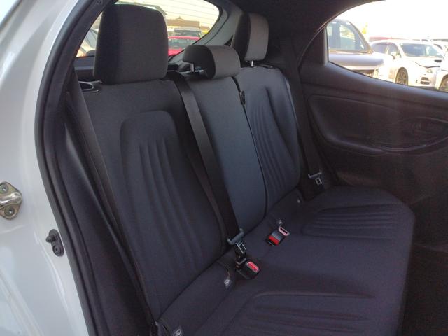 ヤリス Ｇ　１２ヵ月走行無制限保証　ＥＴＣ　バックカメラ　ナビ　レーンアシスト　衝突被害軽減システム　オートマチックハイビーム　オートライト　スマートキー　電動格納ミラー　ＣＶＴ　盗難防止システム　ＡＢＳ　ＵＳＢ（43枚目）