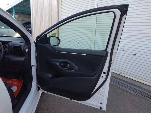 ヤリス Ｇ　１２ヵ月走行無制限保証　ＥＴＣ　バックカメラ　ナビ　レーンアシスト　衝突被害軽減システム　オートマチックハイビーム　オートライト　スマートキー　電動格納ミラー　ＣＶＴ　盗難防止システム　ＡＢＳ　ＵＳＢ（44枚目）