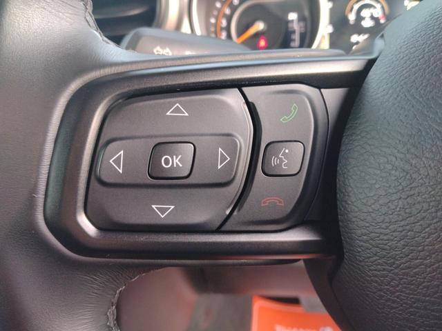 ジープ・ラングラーアンリミテッド スポーツ　４ＷＤ　クリアランスソナー　オートクルーズコントロール　衝突被害軽減システム　オートライト　スマートキー　アイドリングストップ　ＡＴ　盗難防止システム　ＵＳＢ　ミュージックプレイヤー接続可　ＡＢＳ（40枚目）