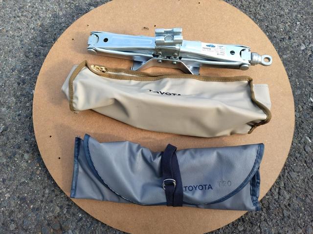 スープラ ３．０ＧＴターボリミテッド　Ｒ１３４ａエアコン　ナビ　ＴＶ　オートクルーズコントロール　ＡＴ　ターボ　パワーシート　ＡＢＳ　ＣＤ　ミュージックサーバー　エアコン　パワーステアリング　パワーウィンドウ（34枚目）