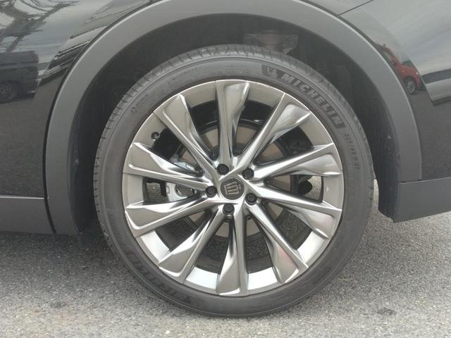 クラウンクロスオーバー Ｇアドバンスド・レザーパッケージ　１２ヶ月走行無制限保証　全周囲カメラ　クリアランスソナー　アダプティブクルーズコントロール　レーンアシスト　パワーシート　ナビ　フルセグＴＶ　オートマチックハイビーム　オートライト　ＬＥＤヘッドランプ（24枚目）