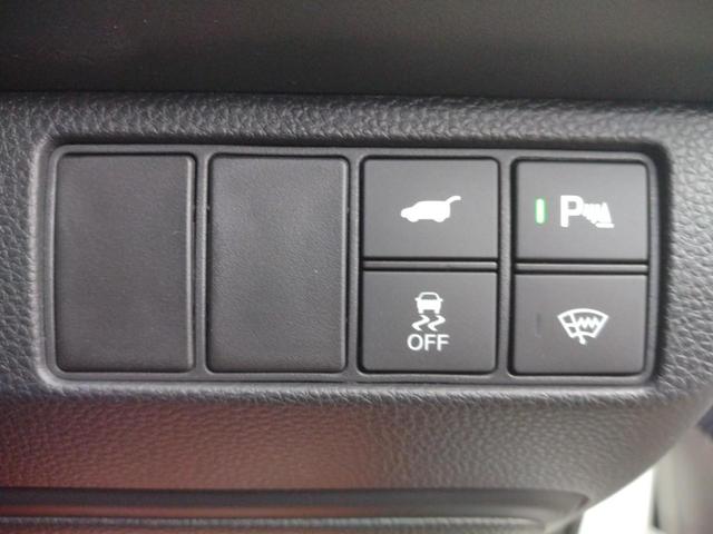 ヴェゼル ｅ：ＨＥＶ　Ｚ　１２ヶ月走行無制限保証　４ＷＤ　ホンダコネクトディスプレイ　Ｂｌｕｅｔｏｏｔｈ　マルチビューカメラ　ＥＴＣ２．０　ワイヤレス充電器　クリアランスソナー　アダクティブクルーズコントロール　ＬＥＤヘッド（14枚目）