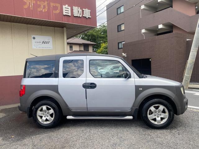 エレメント ベースグレード　４ＷＤ　社外ナビゲーション　ＥＴＣ　ＨＩＤヘッドライト　純正アルミホイール　キーレスエントリー　サイドステップ　ＡＢＳ　エアバック　整備保証付（7枚目）