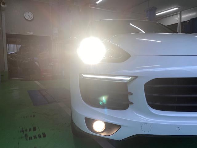 カイエン ベースグレード　ティプトロニックＳ　スポーツクロノパッケージ　４ＷＤ　ナビゲーション＆ＴＶ　ベージュレザー電動シート　ＥＴＣ　ドライブレコーダー　ＨＩＤヘッドライト　純正１８インチアルミ　電動リヤゲート　整備保証付（45枚目）