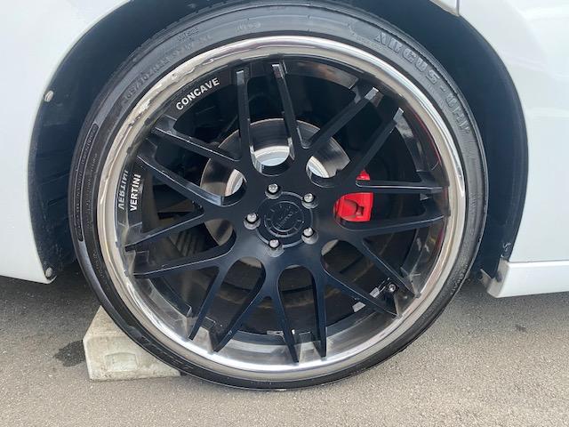 ダッジ・チャージャー ベースグレード　ＳＲＴ仕様　社外２２インチアルミホイール　ローダウン　カスタムレザー電動シート　ＬＥＤヘッドライト　ＰＵＳＨスタート　バックカメラ　クルーズコントロール　スマートキー　ＡＢＳ　エアバック　整備保証付（43枚目）