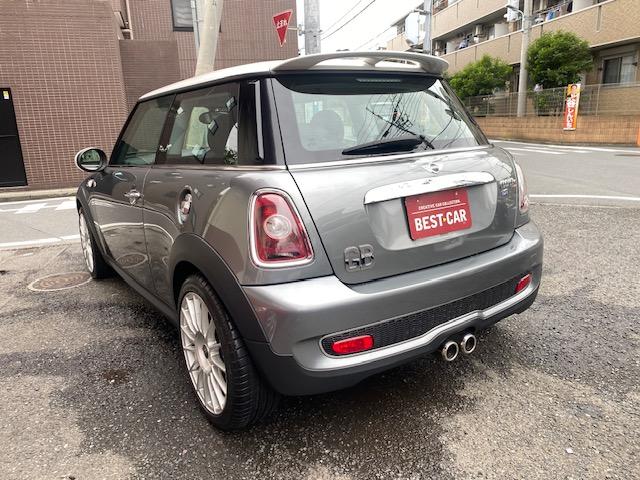 ＭＩＮＩ クーパーＳ　ターボ　ＯＺレーシング１７インチアルミホイール　ＨＩＤヘッドライト　キーレスエントリー　ＰＵＳＨスタート　パドルシフト　ＡＢＳ　エアバック　走行２万ｋｍ台　整備保証付（9枚目）