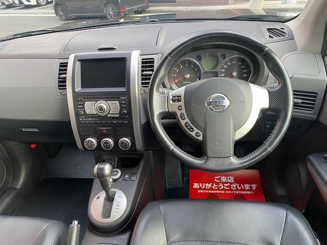 エクストレイル ２０Ｘ　４ＷＤ　純正ナビゲーション　バックカメラ　ＣＤ　キーレスエントリー　ＨＩＤヘッドライト　社外アルミホイール　ＡＢＳ　エアバック　整備保証付（12枚目）