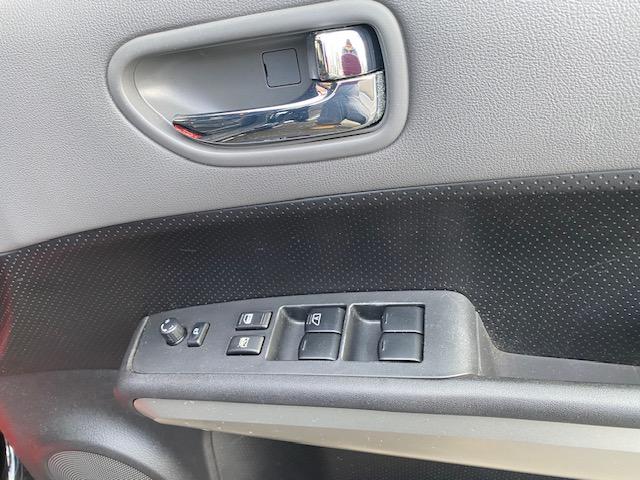 エクストレイル ２０Ｘ　４ＷＤ　純正ナビゲーション　バックカメラ　ＣＤ　キーレスエントリー　ＨＩＤヘッドライト　社外アルミホイール　ＡＢＳ　エアバック　整備保証付（21枚目）