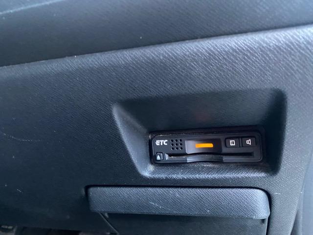 ステップワゴンスパーダ Ｓ　純正ナビゲーション　地デジテレビ　ＥＴＣ　バックカメラ　前後ドライブレコーダー　ＨＩＤヘッドライト　電動スライドドア　純正アルミホイール　純正エアロ　ＡＢＳ　エアバック　キーレスエントリー　整備保証付（12枚目）