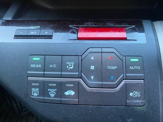 ステップワゴンスパーダ Ｓ　純正ナビゲーション　地デジテレビ　ＥＴＣ　バックカメラ　前後ドライブレコーダー　ＨＩＤヘッドライト　電動スライドドア　純正アルミホイール　純正エアロ　ＡＢＳ　エアバック　キーレスエントリー　整備保証付（19枚目）