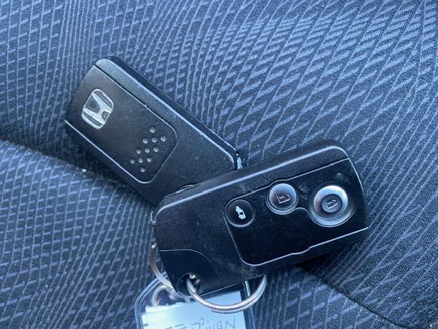 ステップワゴンスパーダ Ｓ　純正ナビゲーション　地デジテレビ　ＥＴＣ　バックカメラ　前後ドライブレコーダー　ＨＩＤヘッドライト　電動スライドドア　純正アルミホイール　純正エアロ　ＡＢＳ　エアバック　キーレスエントリー　整備保証付（21枚目）