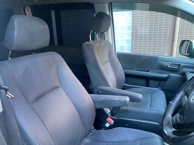 ステップワゴンスパーダ Ｓ　純正ナビゲーション　地デジテレビ　ＥＴＣ　バックカメラ　前後ドライブレコーダー　ＨＩＤヘッドライト　電動スライドドア　純正アルミホイール　純正エアロ　ＡＢＳ　エアバック　キーレスエントリー　整備保証付（23枚目）