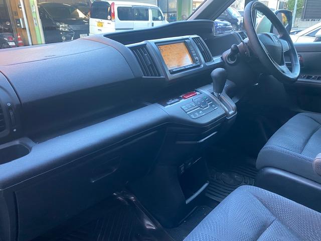 ステップワゴンスパーダ Ｓ　純正ナビゲーション　地デジテレビ　ＥＴＣ　バックカメラ　前後ドライブレコーダー　ＨＩＤヘッドライト　電動スライドドア　純正アルミホイール　純正エアロ　ＡＢＳ　エアバック　キーレスエントリー　整備保証付（24枚目）