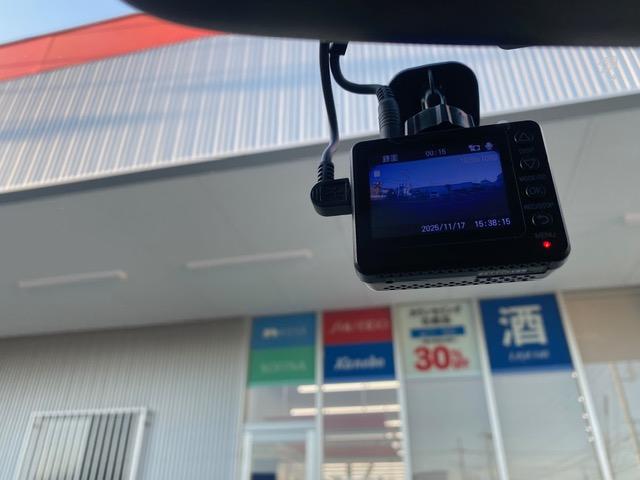 ステップワゴンスパーダ Ｓ　純正ナビゲーション　地デジテレビ　ＥＴＣ　バックカメラ　前後ドライブレコーダー　ＨＩＤヘッドライト　電動スライドドア　純正アルミホイール　純正エアロ　ＡＢＳ　エアバック　キーレスエントリー　整備保証付（42枚目）