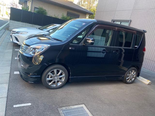 ソリオ ブラック＆ホワイト　社外ナビゲーション　地デジＴＶ　両側電動スライドドア　ＥＴＣ　ＨＩＤヘッドライト　スマートキー　シートヒーター　純正アルミホイール　純正エアロ　専用シート　ＡＢＳ　エアバック　整備保証付（7枚目）