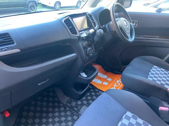 ソリオ ブラック＆ホワイト　社外ナビゲーション　地デジＴＶ　両側電動スライドドア　ＥＴＣ　ＨＩＤヘッドライト　スマートキー　シートヒーター　純正アルミホイール　純正エアロ　専用シート　ＡＢＳ　エアバック　整備保証付（14枚目）