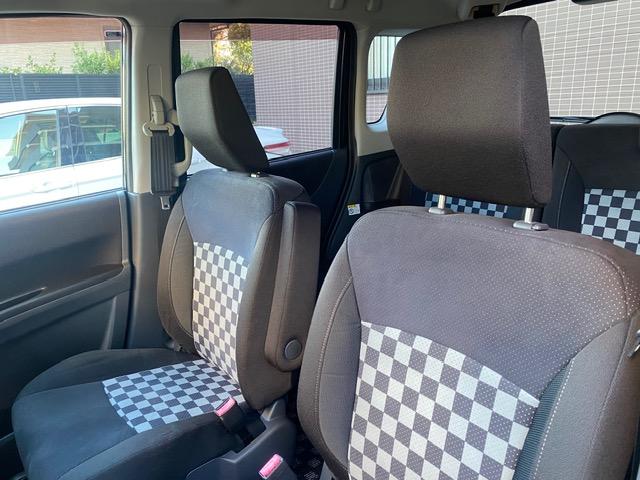 ソリオ ブラック＆ホワイト　社外ナビゲーション　地デジＴＶ　両側電動スライドドア　ＥＴＣ　ＨＩＤヘッドライト　スマートキー　シートヒーター　純正アルミホイール　純正エアロ　専用シート　ＡＢＳ　エアバック　整備保証付（15枚目）