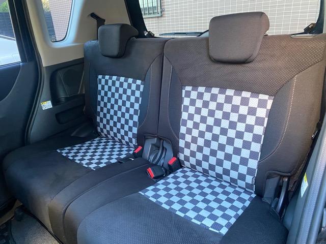 ソリオ ブラック＆ホワイト　社外ナビゲーション　地デジＴＶ　両側電動スライドドア　ＥＴＣ　ＨＩＤヘッドライト　スマートキー　シートヒーター　純正アルミホイール　純正エアロ　専用シート　ＡＢＳ　エアバック　整備保証付（16枚目）