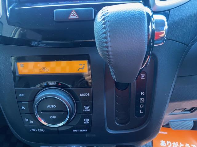 ソリオ ブラック＆ホワイト　社外ナビゲーション　地デジＴＶ　両側電動スライドドア　ＥＴＣ　ＨＩＤヘッドライト　スマートキー　シートヒーター　純正アルミホイール　純正エアロ　専用シート　ＡＢＳ　エアバック　整備保証付（26枚目）