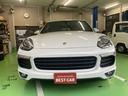 カイエン ベースグレード　ティプトロニックＳ　スポーツクロノパッケージ　４ＷＤ　ナビゲーション＆ＴＶ　ベージュレザー電動シート　ＥＴＣ　ドライブレコーダー　ＨＩＤヘッドライト　純正１８インチアルミ　電動リヤゲート　整備保証付（3枚目）