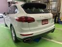 ベースグレード　ティプトロニックＳ　スポーツクロノパッケージ　４ＷＤ　ナビゲーション＆ＴＶ　ベージュレザー電動シート　ＥＴＣ　ドライブレコーダー　ＨＩＤヘッドライト　純正１８インチアルミ　電動リヤゲート　整備保証付（9枚目）