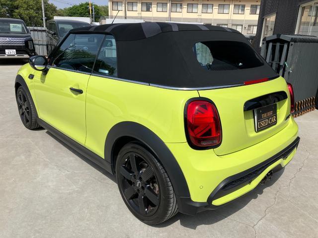 ＭＩＮＩ クーパーＳ　コンバーチブル　ミニ・ユアーズ・トリム　ユアーズ・ソフトトップ　黒革シート　バックモニター　ＡｐｐｌｅＣａｒｐｌａｙ　Ｂｌｕｅｔｏｏｔｈ　ＵＳＢ　ワイヤレス充電　シートヒーター　ドラレコ　ＥＴＣ　スマートキー（7枚目）
