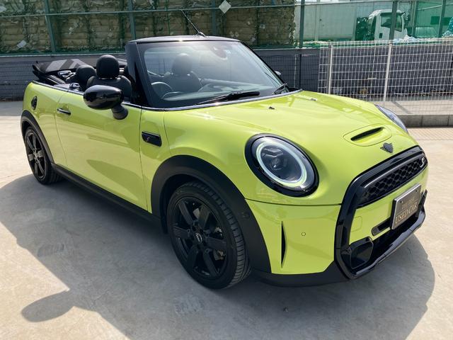 ＭＩＮＩ クーパーＳ　コンバーチブル　ミニ・ユアーズ・トリム　ユアーズ・ソフトトップ　黒革シート　バックモニター　ＡｐｐｌｅＣａｒｐｌａｙ　Ｂｌｕｅｔｏｏｔｈ　ＵＳＢ　ワイヤレス充電　シートヒーター　ドラレコ　ＥＴＣ　スマートキー（12枚目）