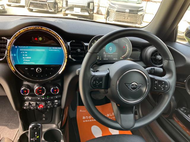 ＭＩＮＩ クーパーＳ　コンバーチブル　ミニ・ユアーズ・トリム　ユアーズ・ソフトトップ　黒革シート　バックモニター　ＡｐｐｌｅＣａｒｐｌａｙ　Ｂｌｕｅｔｏｏｔｈ　ＵＳＢ　ワイヤレス充電　シートヒーター　ドラレコ　ＥＴＣ　スマートキー（18枚目）