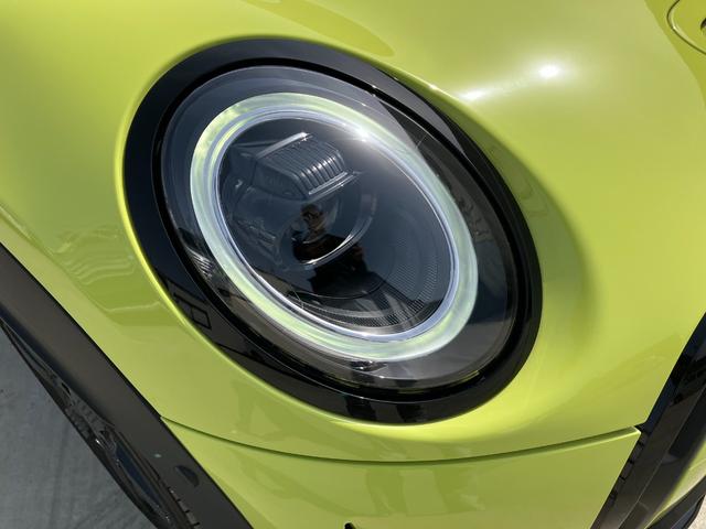 ＭＩＮＩ クーパーＳ　コンバーチブル　ミニ・ユアーズ・トリム　ユアーズ・ソフトトップ　黒革シート　バックモニター　ＡｐｐｌｅＣａｒｐｌａｙ　Ｂｌｕｅｔｏｏｔｈ　ＵＳＢ　ワイヤレス充電　シートヒーター　ドラレコ　ＥＴＣ　スマートキー（32枚目）