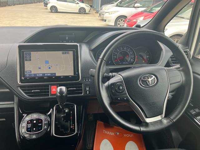 ノア Ｓｉ　ダブルバイビー　純正ナビ　フルセグＴＶ　バックモニター　両側パワースライド　Ｂｌｕｅｔｏｏｔｈ　ＵＳＢ　ドラレコ　ＥＴＣ　ＣＤ　ＤＶＤ再生　ウィンカーミラー　フォグ　スマートキー（12枚目）