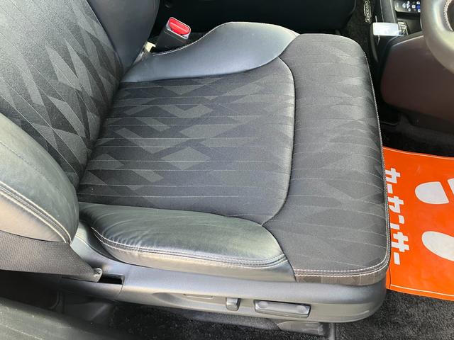 オデッセイハイブリッド ハイブリッドアブソルート・ＥＸホンダセンシング　純正ナビ　フルセグＴＶ　バックモニター　全周囲カメラ　後席フリップダウンモニター　両側パワースライド　ホンダセンシング　パワーシート　シートヒーター　Ｂｌｕｅｔｏｏｔｈ　ＵＳＢ　ＨＤＭＩ　ドラレコ（13枚目）