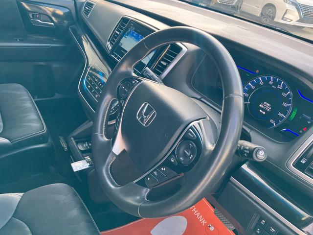 オデッセイハイブリッド ハイブリッドアブソルート・ＥＸホンダセンシング　純正ナビ　フルセグＴＶ　バックモニター　全周囲カメラ　後席フリップダウンモニター　両側パワースライド　ホンダセンシング　パワーシート　シートヒーター　Ｂｌｕｅｔｏｏｔｈ　ＵＳＢ　ＨＤＭＩ　ドラレコ（19枚目）